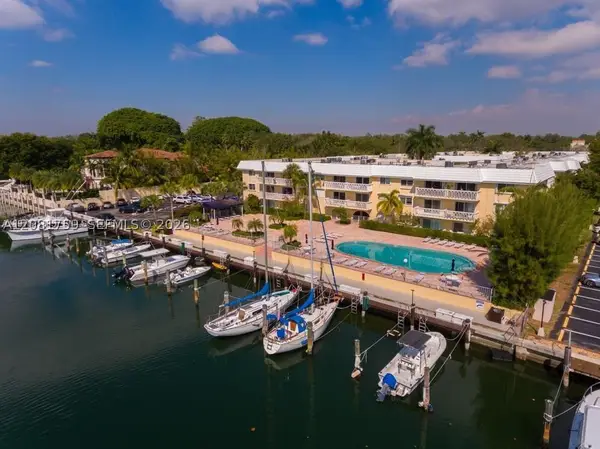 100 Edgewater Dr #305, Coral Gables, FL 33133