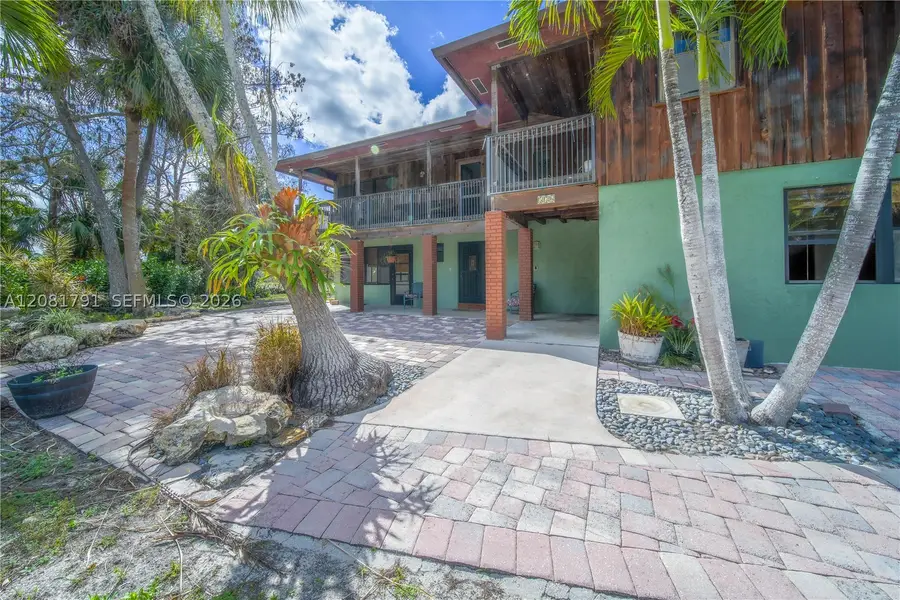 576 Marshall Rd, West Palm Beach, FL 33413 - #3