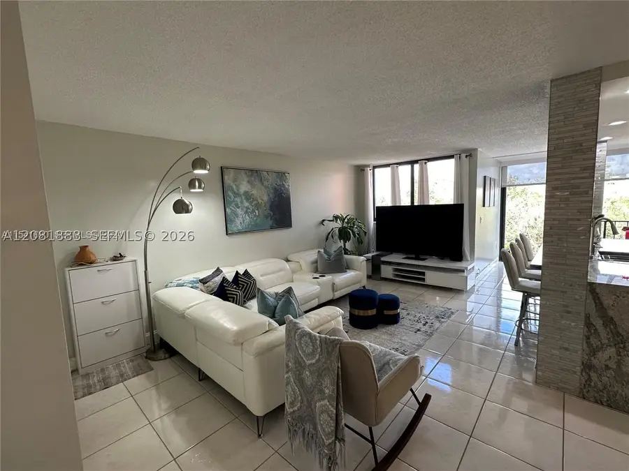 9410 W Flagler St #410, Miami, FL 33174 - #2