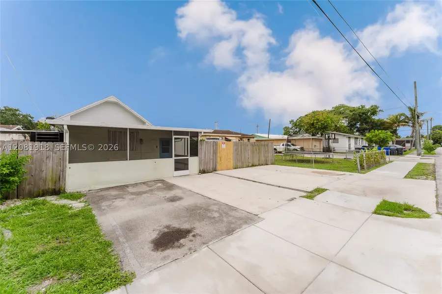 5737 Grant St, Hollywood, FL 33021 - #2