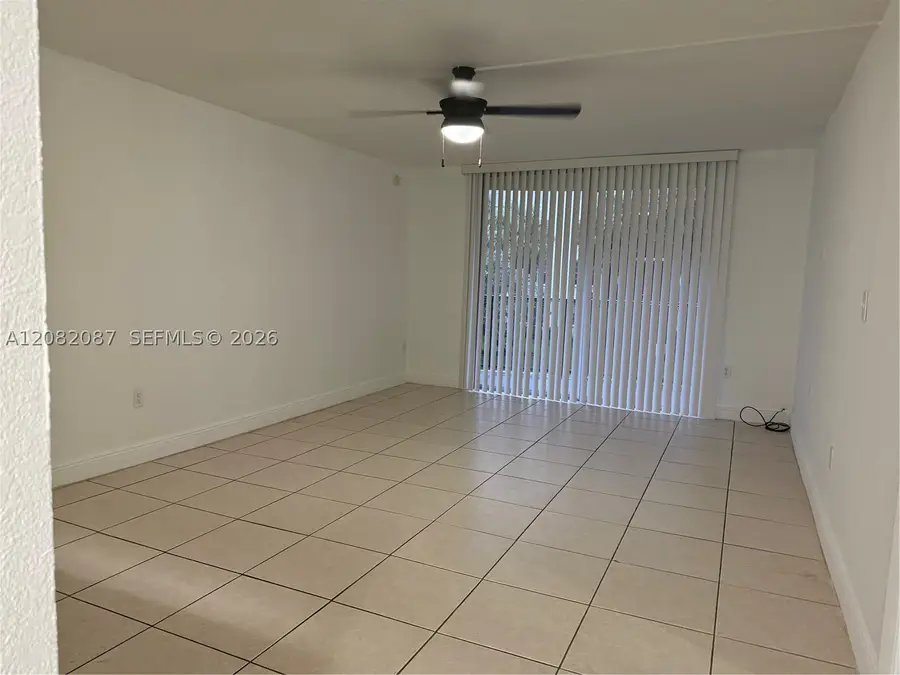 9320 Fontainebleau Blvd #213, Miami, FL 33172 - #3