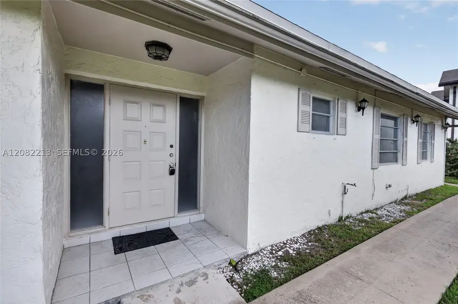 2230 Nova Village Dr, Davie, FL 33317 - #2