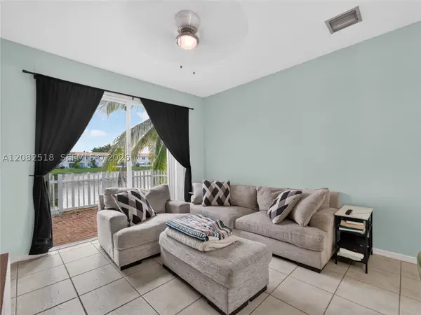 1030 NE 42nd Ter, Homestead, FL 33033