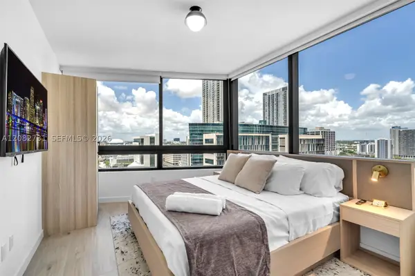 225 N Miami Ave #2002, Miami, FL 33128