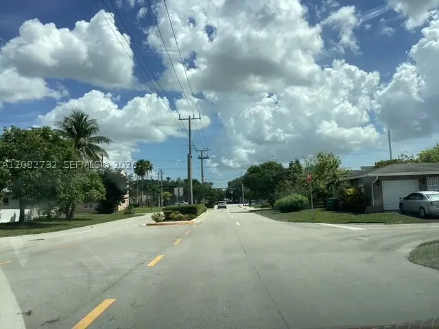 4915 NW 47th Ter, Tamarac, FL 33319 - #2