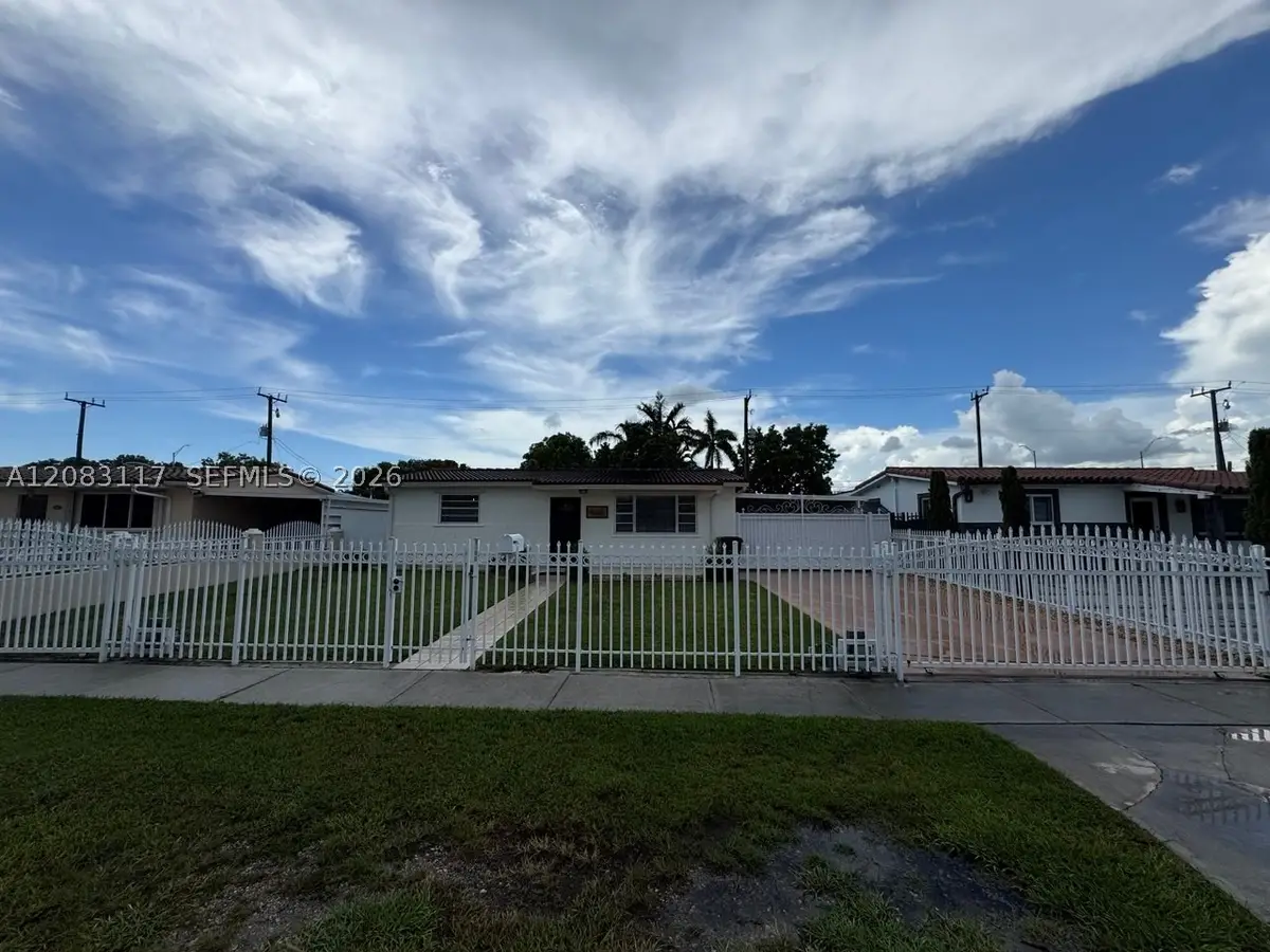 1160 W 33rd Pl, Hialeah, FL 33012 - #1