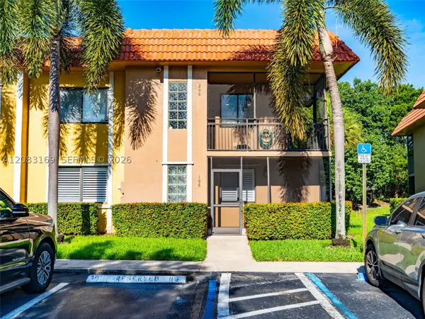 435 Lakeview Dr #106, Weston, FL 33326