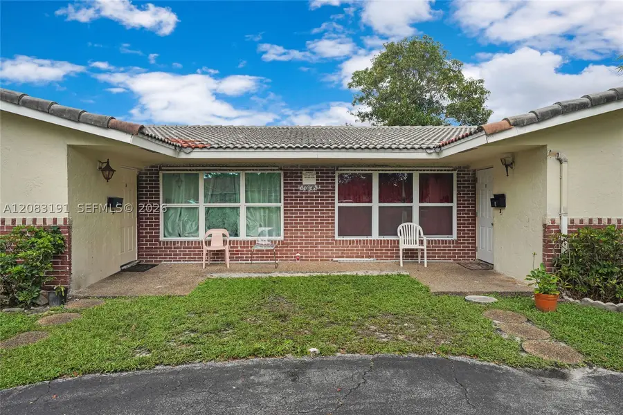 11041 NW 39th St, Coral Springs, FL 33065 - #2