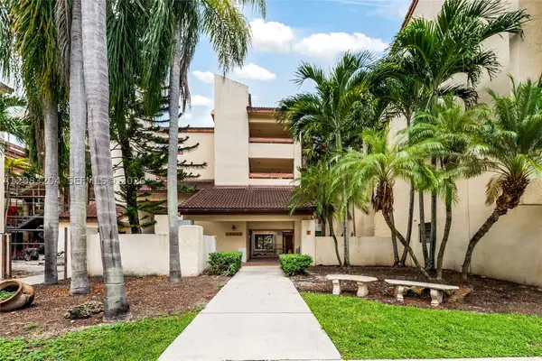 12455 SW 93rd Ter #301T, Miami, FL 33186