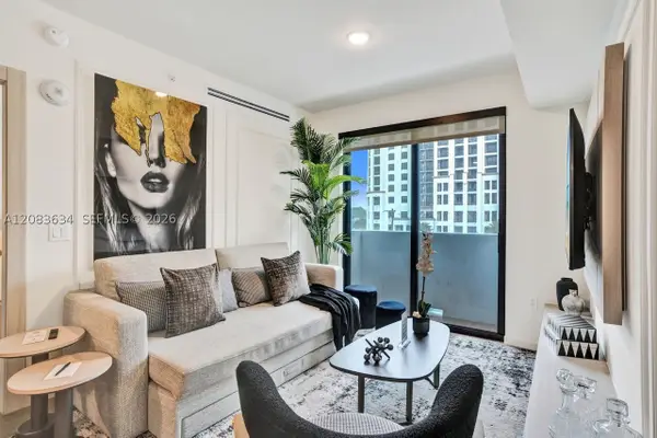 4220 Laguna St #403, Coral Gables, FL 33146