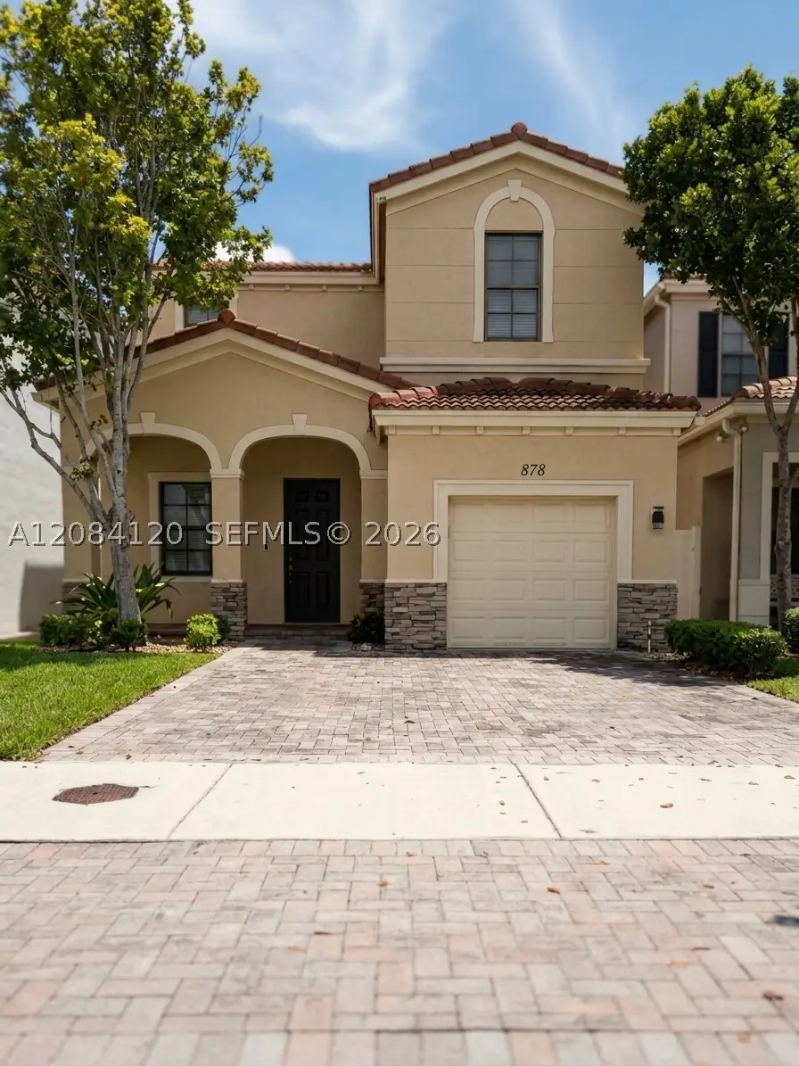878 NE 191st St, Miami, FL 33179 - #2
