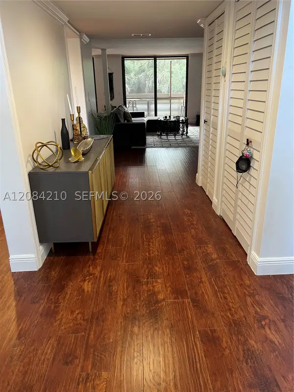 141 SW 96th Ter #305, Plantation, FL 33324