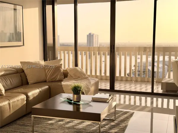 1000 W Island Blvd #1911, Aventura, FL 33160
