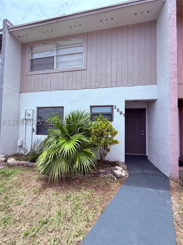 3591 NW 91st Ave, Sunrise, FL 33351