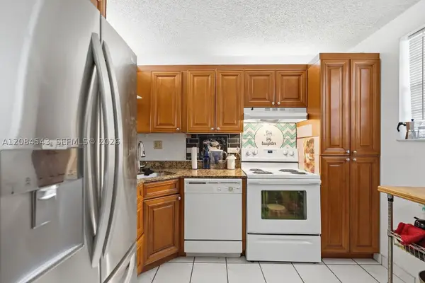 7400 NW 17th St #107, Plantation, FL 33313