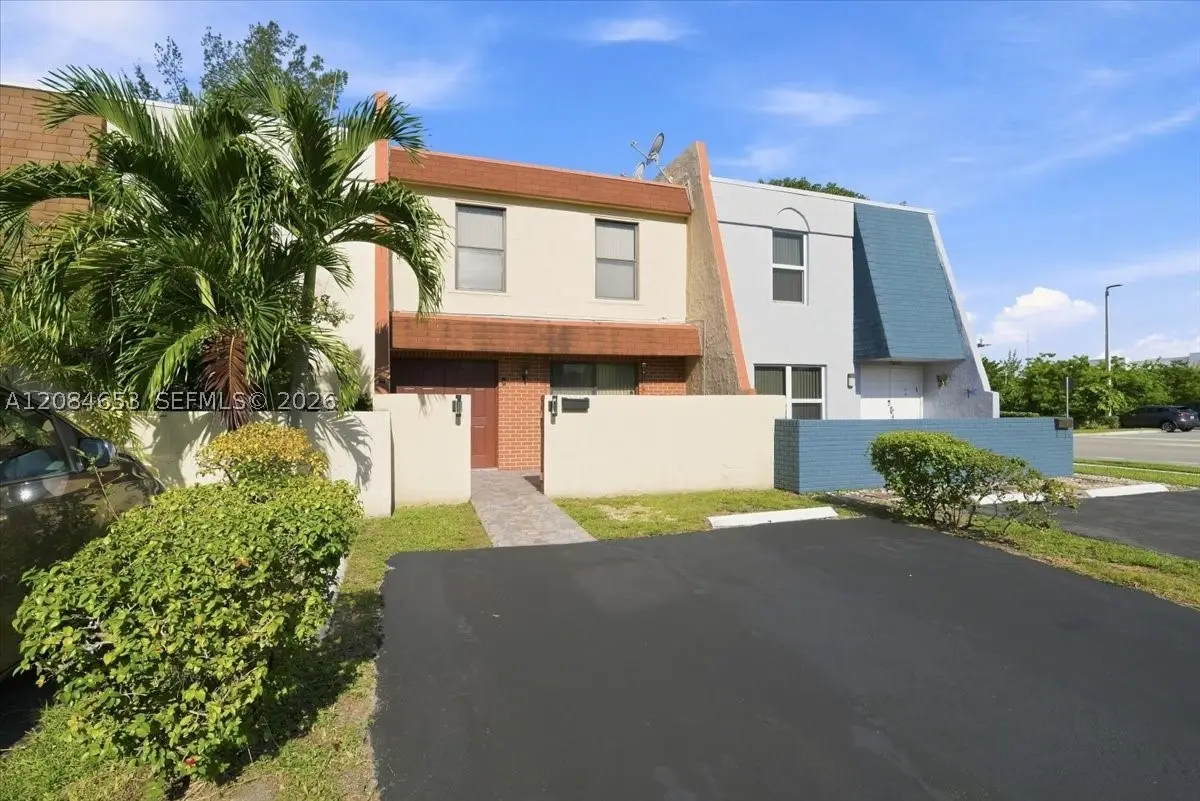 7597 NW 75th Ave, Tamarac, FL 33321 - #1