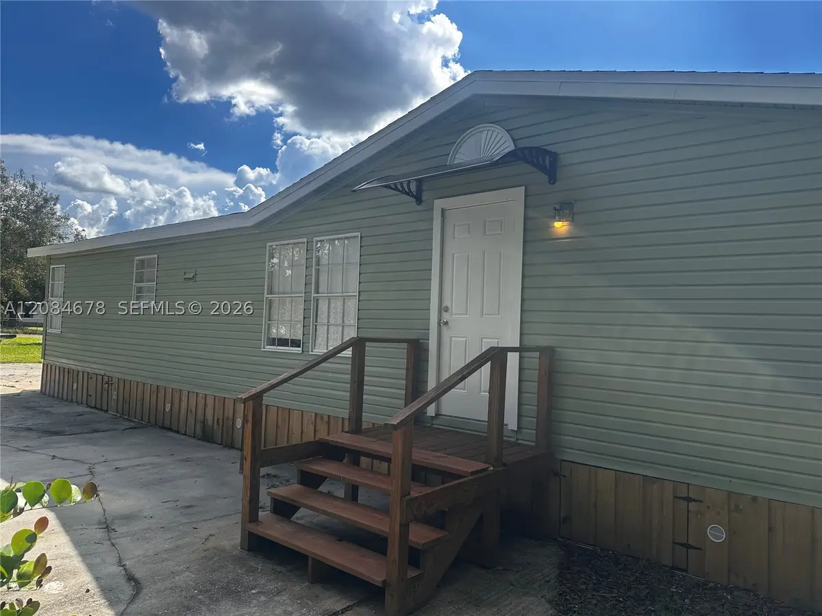 131 Oak Dr, Clewiston, FL 33440 - #1