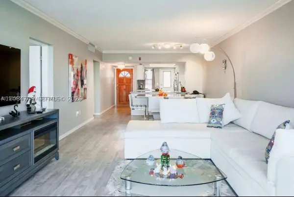 18555 NE 14th Ave #619, Miami, FL 33179