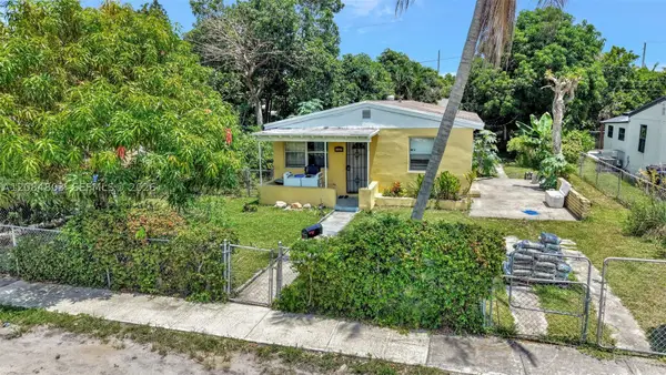 15601 NE 15th Ave, North Miami Beach, FL 33162