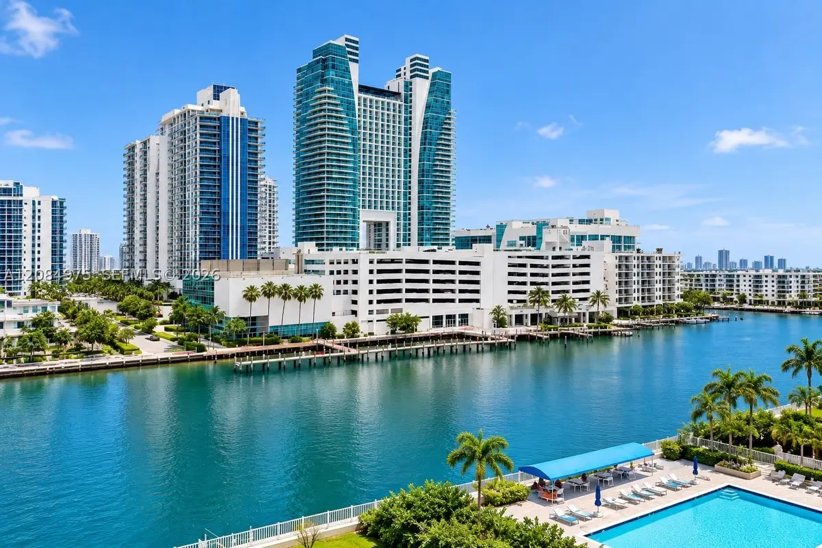 600 Parkview Dr #1018, Hallandale Beach, FL 33009 - #1