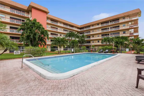 5300 Washington St #W513, Hollywood, FL 33021