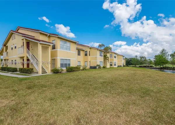 437 Vista Isles Dr, #2223, Sunrise, FL 33325