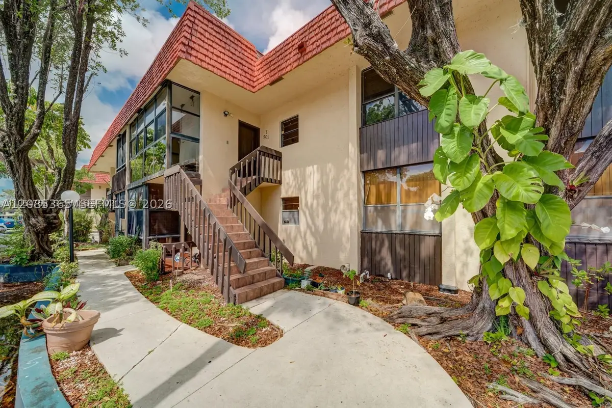 780 NE 199th St #206E, North Miami Beach, FL 33179 - #1
