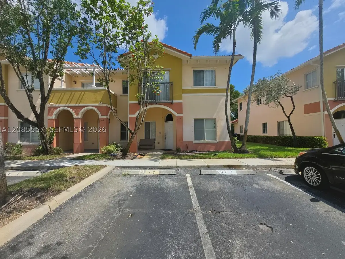 807 N Santa Catalina Cir, North Lauderdale, FL 33068 - #1