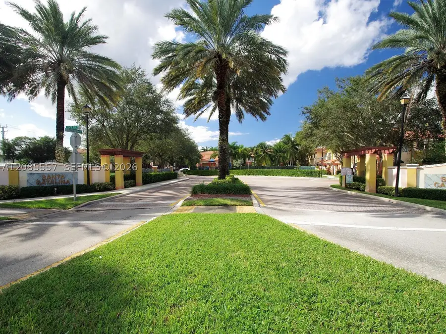 807 N Santa Catalina Cir, North Lauderdale, FL 33068 - #2