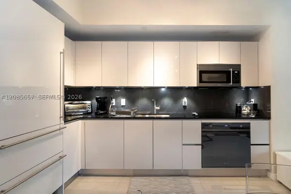 1010 Brickell Ave #2508, Miami, FL 33131