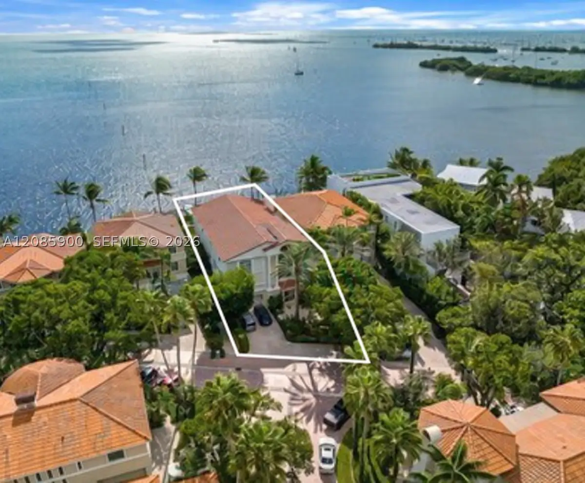 3530 Bayshore Villas Dr, Miami, FL 33133 - #1
