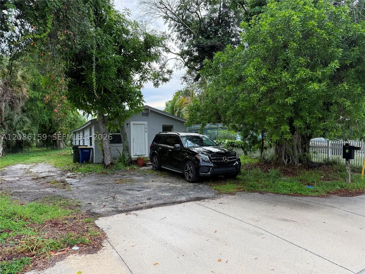 309 N 17th St, Fort Pierce, FL 34950 - #1