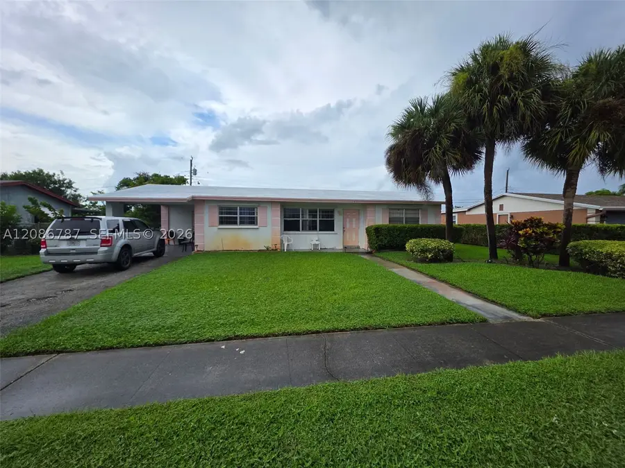 340 W 19th St, Riviera Beach, FL 33404 - #2