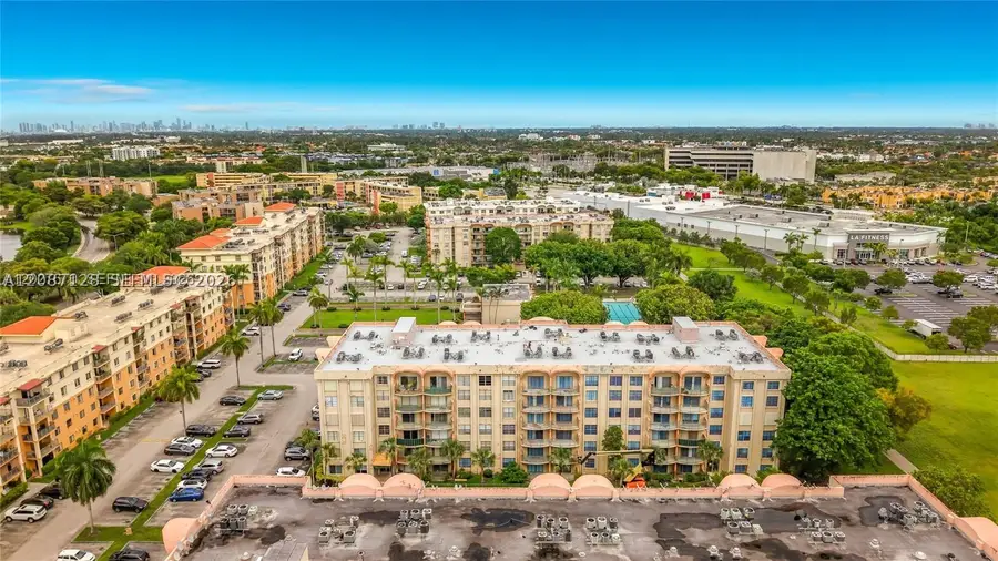 9310 Fontainebleau Blvd #606, Miami, FL 33172 - #2