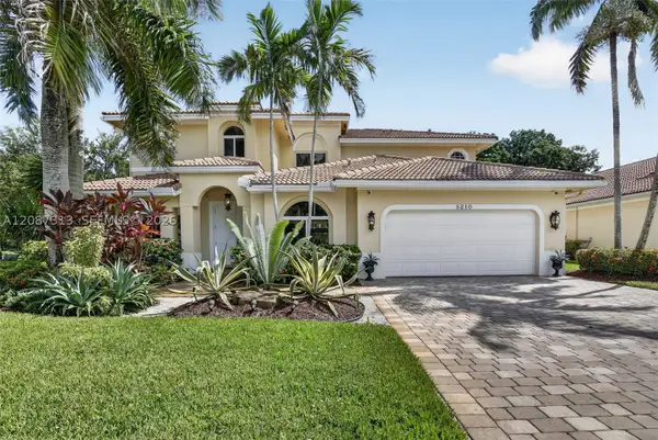 8210 Phoenician Court, Davie, FL 33328