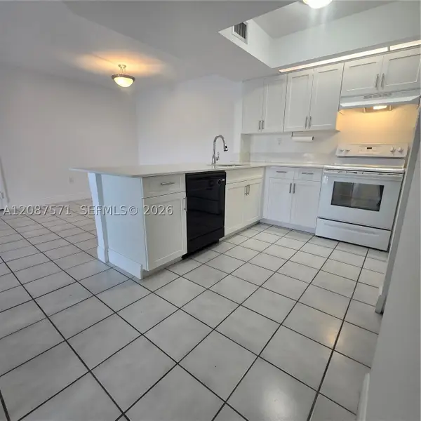 8600 SW 212th St #308, Cutler Bay, FL 33189
