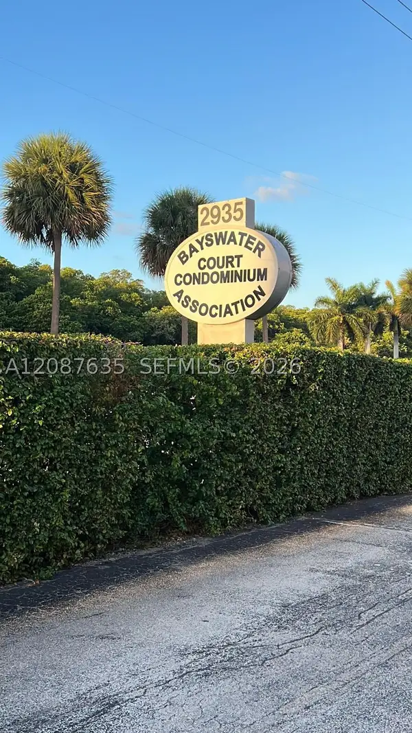 2935 NE 163rd St #2Q, North Miami Beach, FL 33160