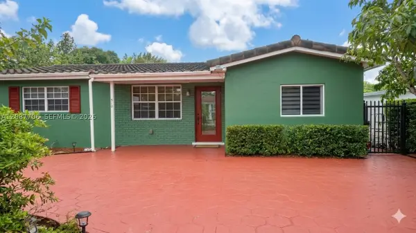 510 NE 161st St, Miami, FL 33162