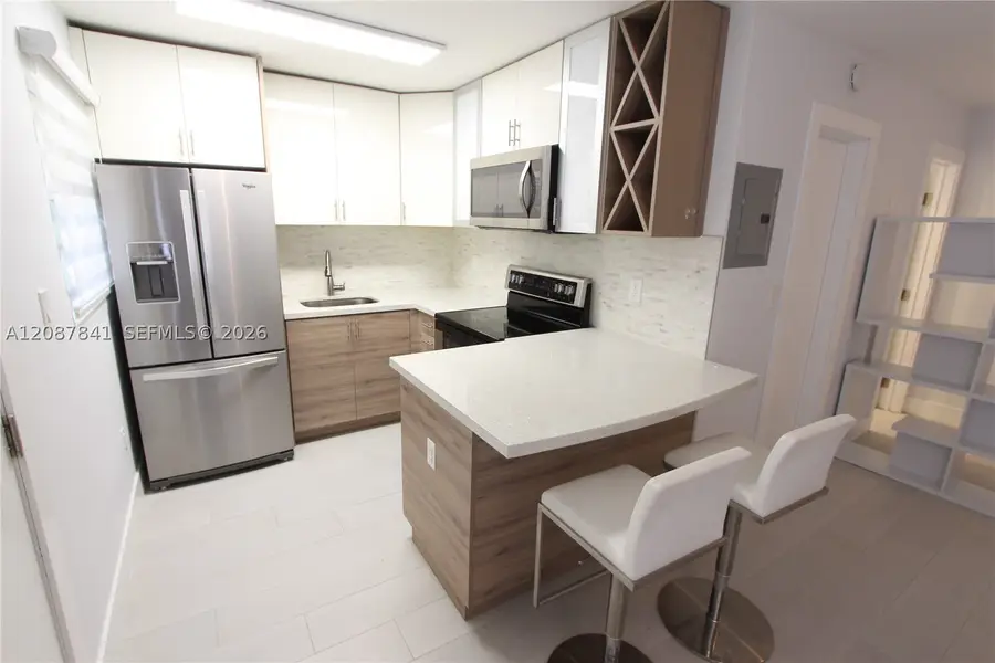 427 Santander Ave #202, Coral Gables, FL 33134 - #3