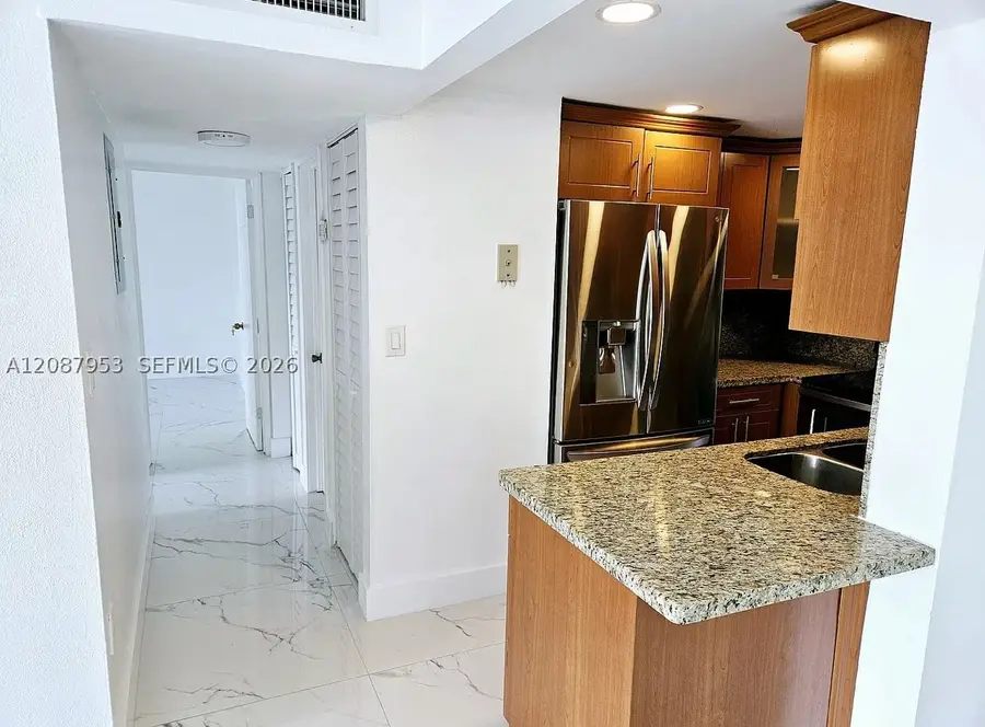 9682 Fontainebleau Blvd #207, Miami, FL 33172 - #3