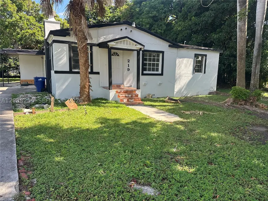 219 NE 141st St, Miami, FL 33161 - #3