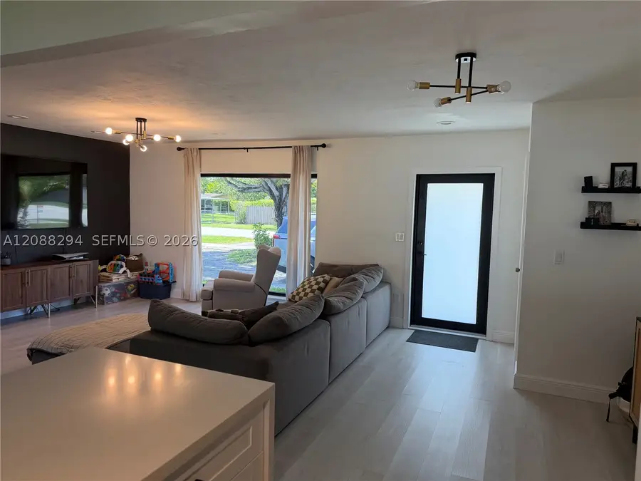 18101 SW 92nd Ave, Palmetto Bay, FL 33157 - #2