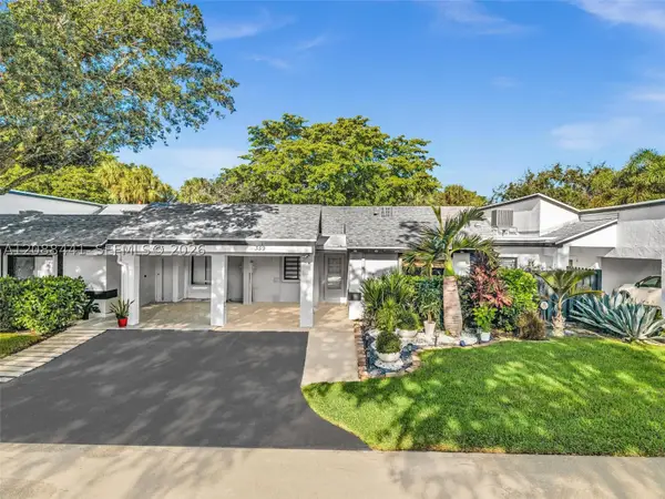 359 Fairway Cir #59, Weston, FL 33326