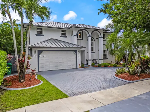 15822 SW 103rd Ln, Miami, FL 33196