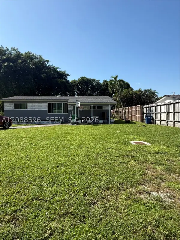 2540 NW 111th St, Miami, FL 33167