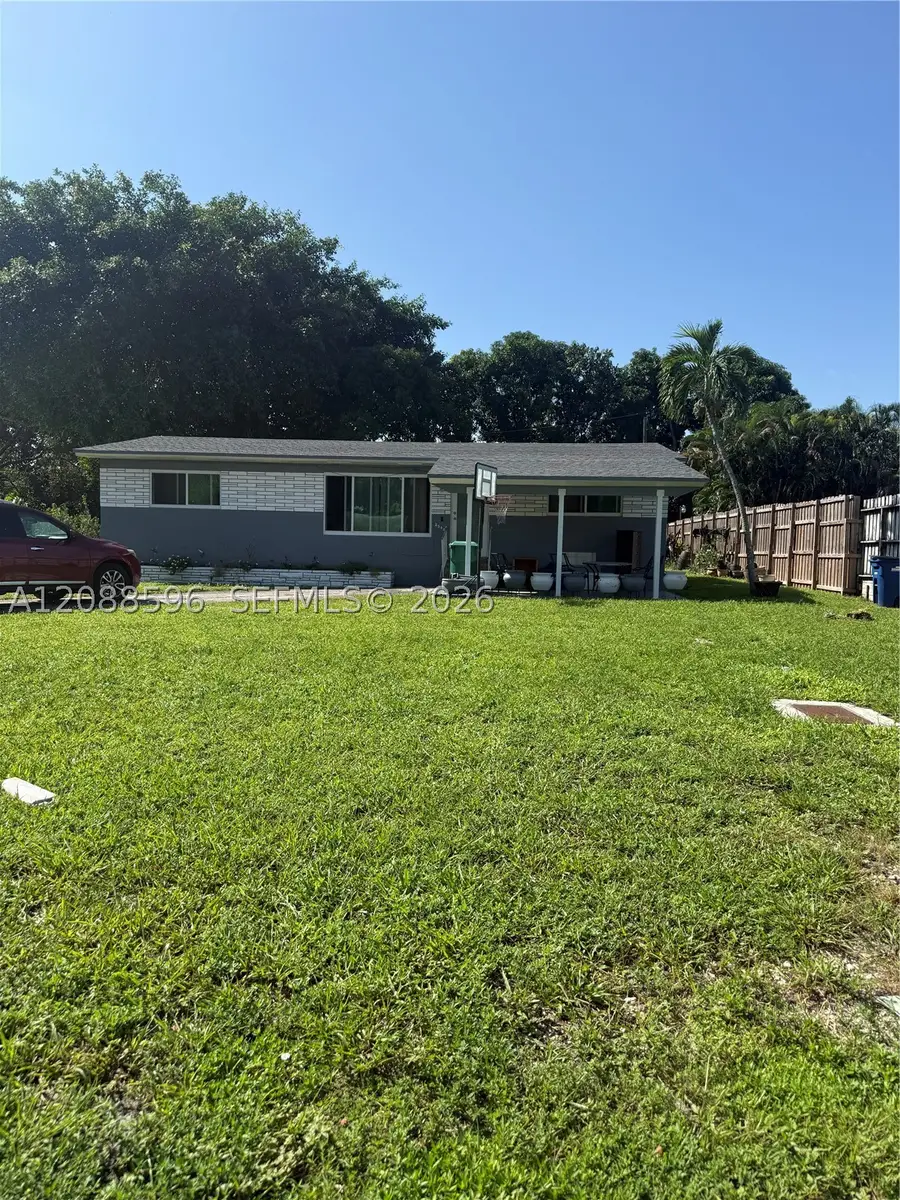 2540 NW 111th St, Miami, FL 33167 - #2