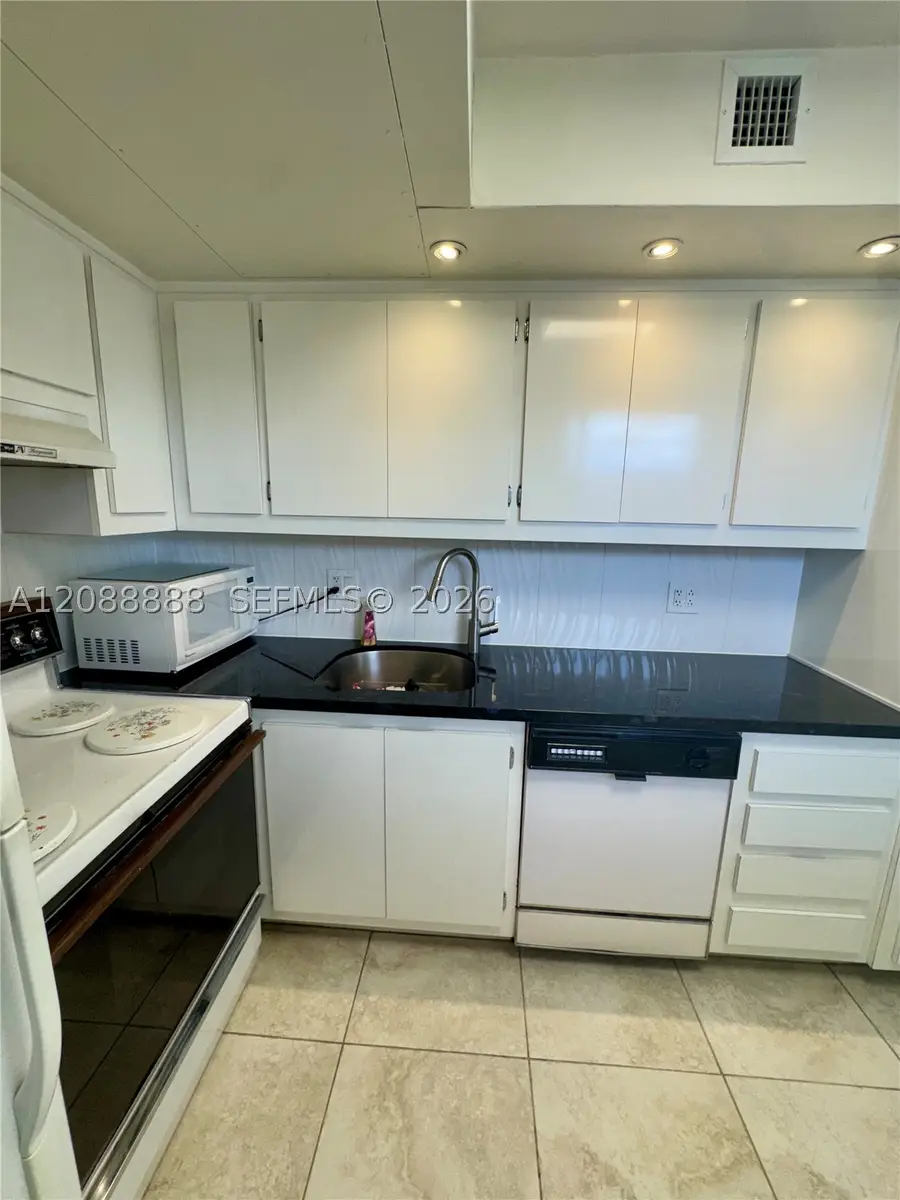2940 NE 203rd St #213 C, Aventura, FL 33180 - #2