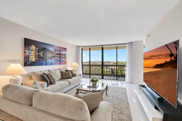 2000 Island Blvd #808, Aventura, FL 33160