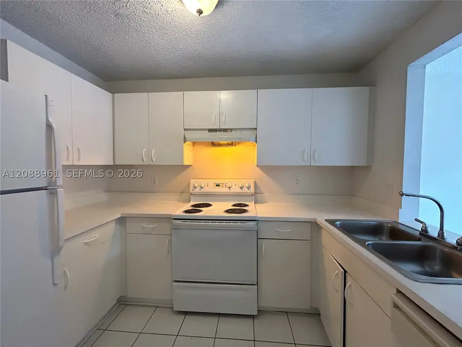 910 E Cypress Way E, Palm Springs, FL 33406 - #2