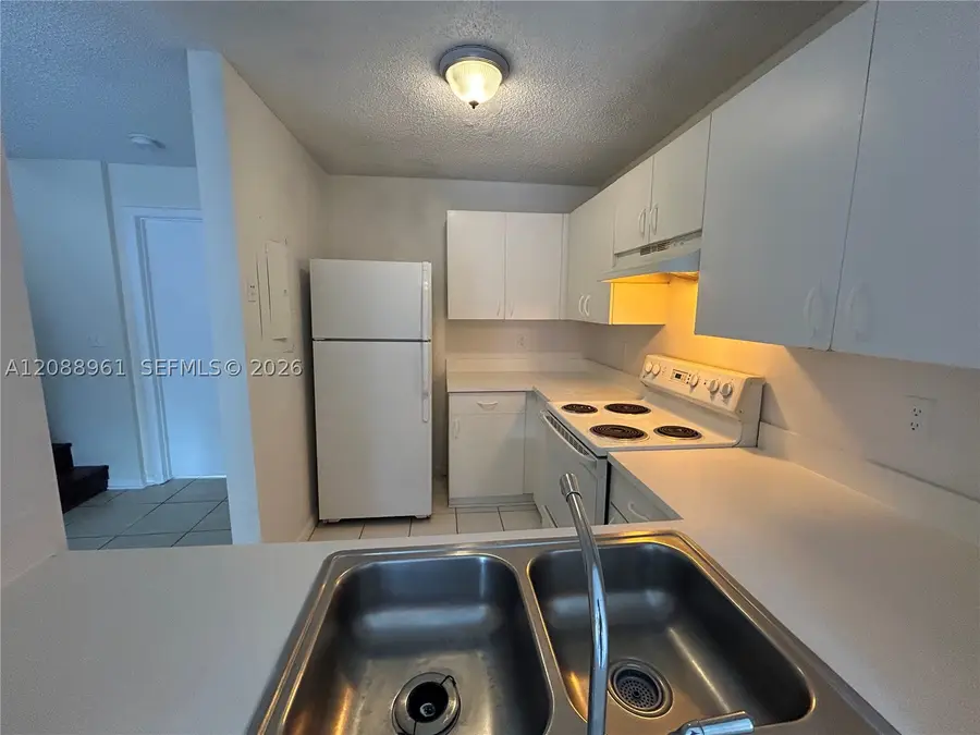 910 E Cypress Way E, Palm Springs, FL 33406 - #3